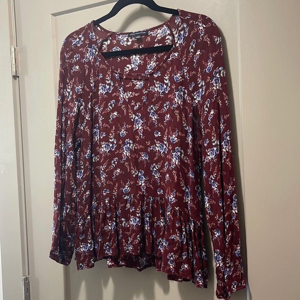 American Eagle Floral Longsleeve